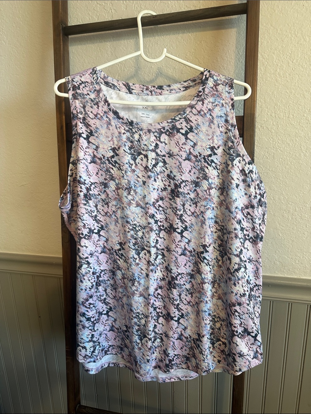 Tek Gear Lavender Print Sleeveless Tank Top